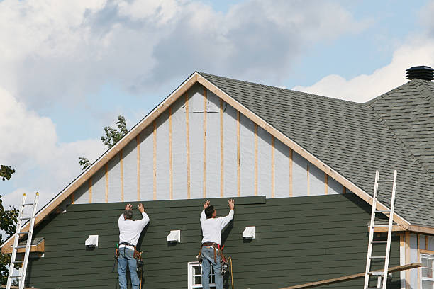 Professional Wood Siding technician working in West Mansfield, OH